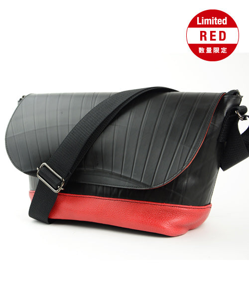 【日本入手困難】Medium leather shoulder bag ハンドバッグ W 78 ST Large Cloud Studded-Leather Shoulder Bag | OLIVELA